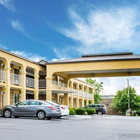 Econo Lodge Franklin Buitenkant foto