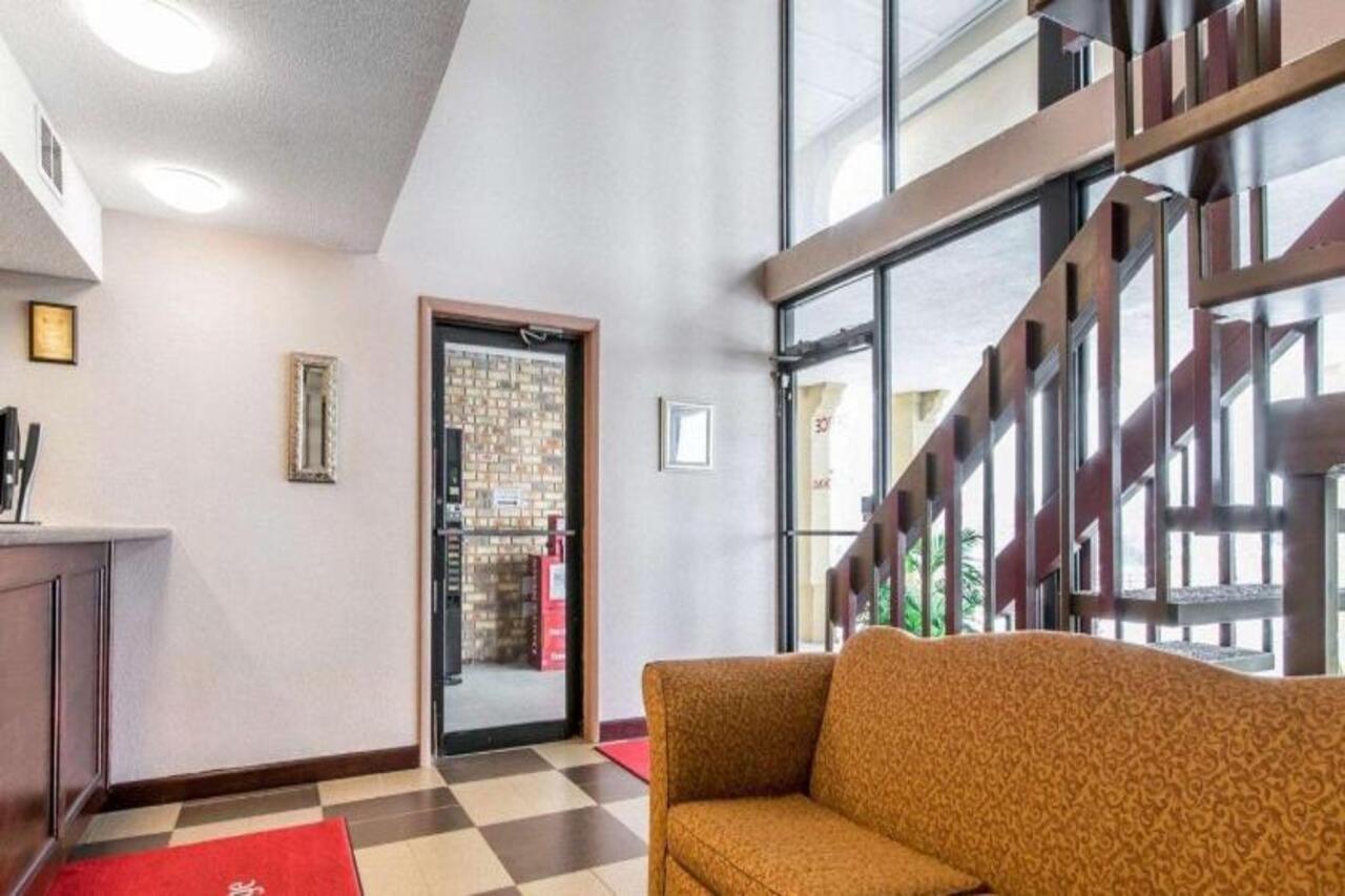 Econo Lodge Franklin Buitenkant foto