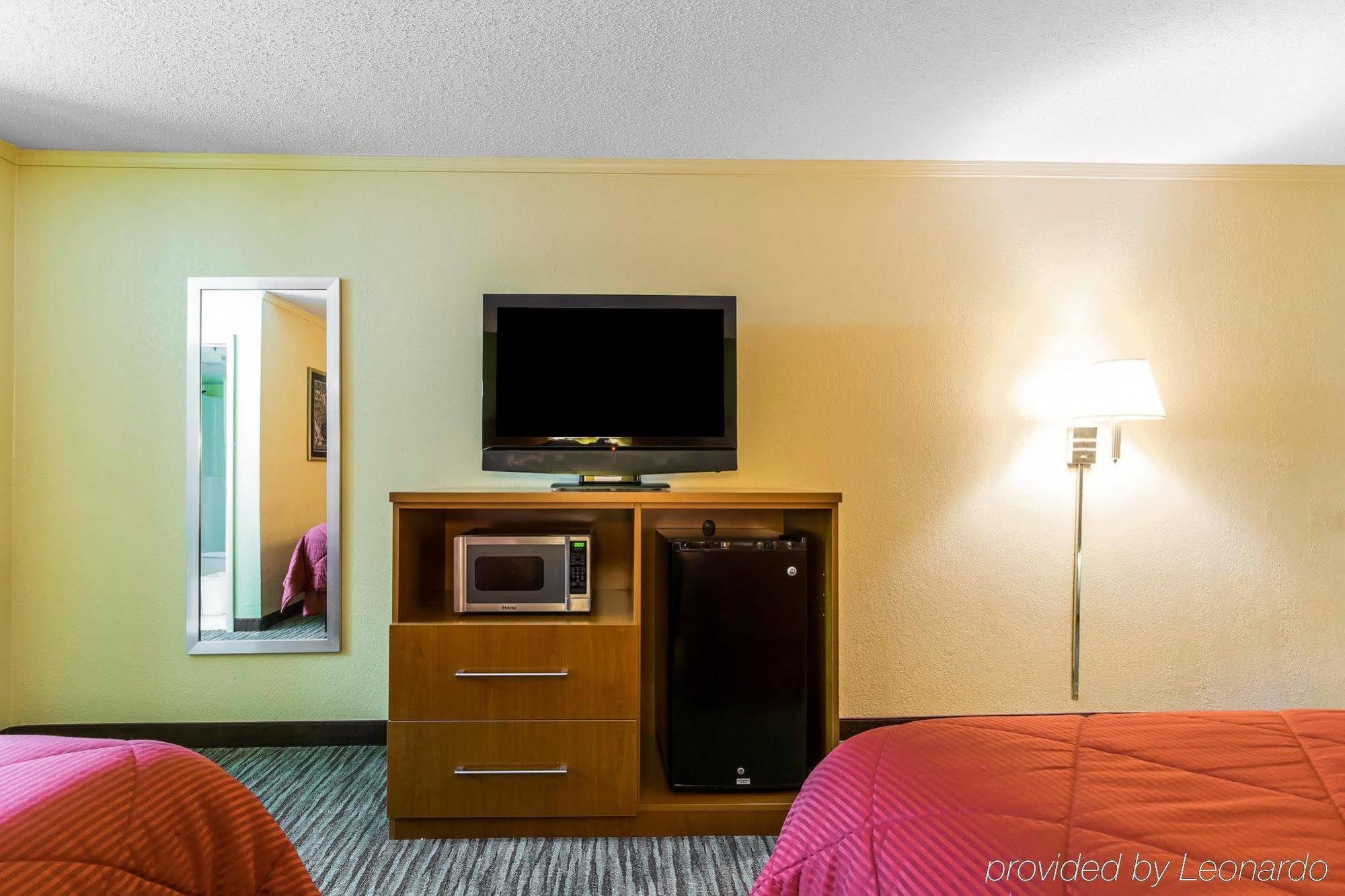 Econo Lodge Franklin Buitenkant foto